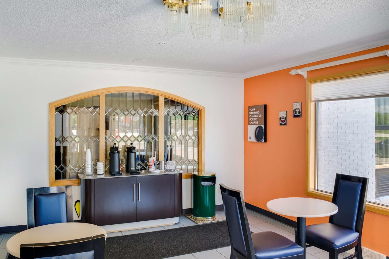 Motel 6-Richmond, In Exterior photo